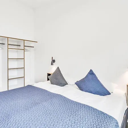 Goldfisch By Interhome